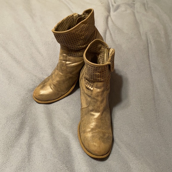 Ruff Hewn Shoes - RuffHewn Ankle Boots Metallic Tan Size 9.5